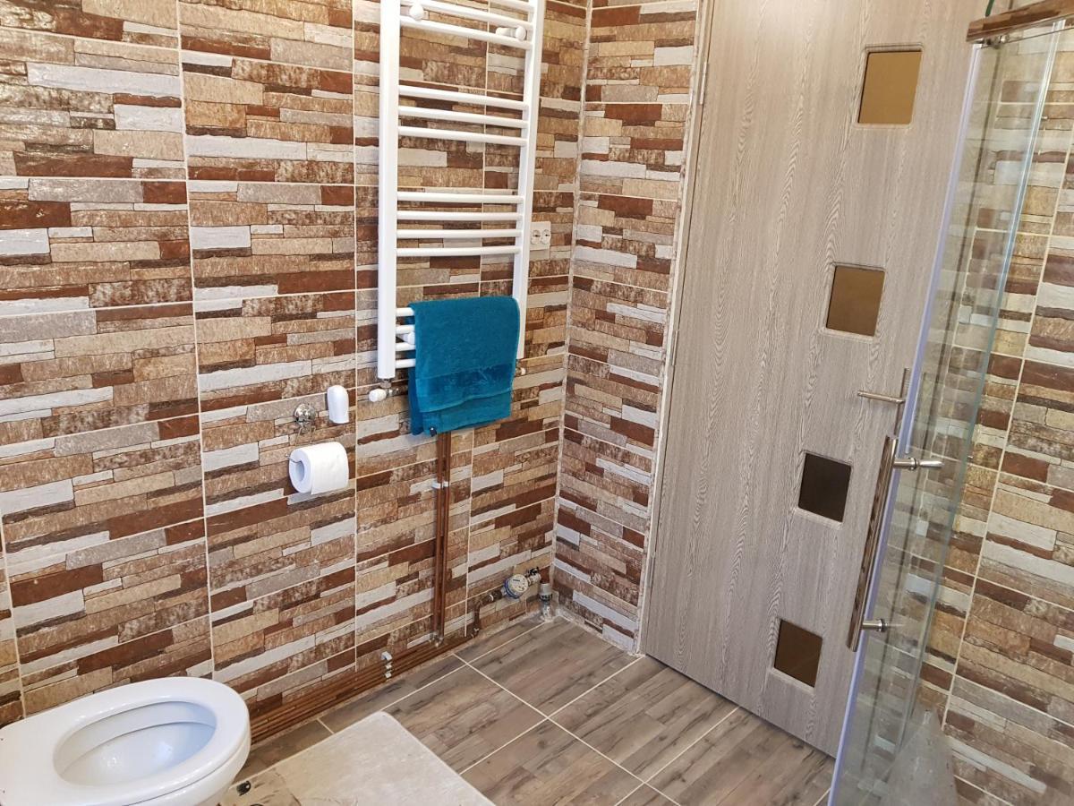 Aris Apartment Hunedoara Eksteriør bilde